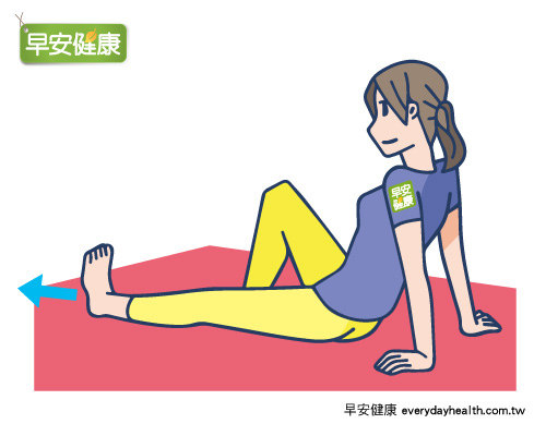 放鬆髖關節伸展操：坐著轉動腳踝