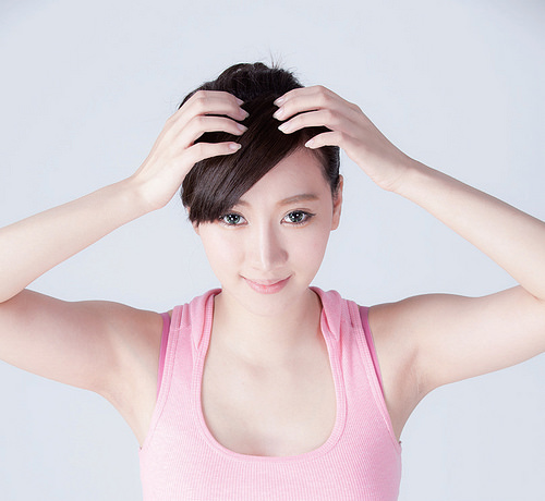 增進頭皮健康防掉髮：頭頂全穴扣擊操