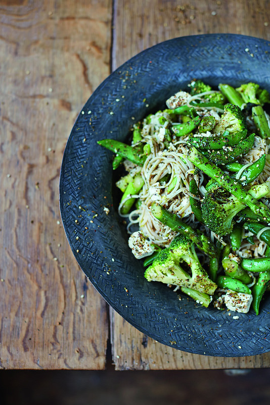 亞洲風綠蔬沙拉：豆腐、麵線與芝麻