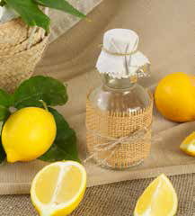 檸檬汁和醋製造出的酸性配方，可以輕易溶解頑強的硬水水垢。