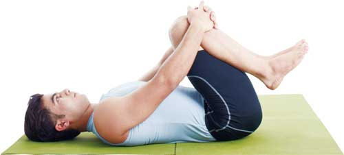 壓腿排氣式改善腰背疼痛、排脹氣
