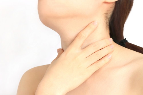甲狀腺癌症狀中較容易發現的常見症狀是頸部摸到腫塊