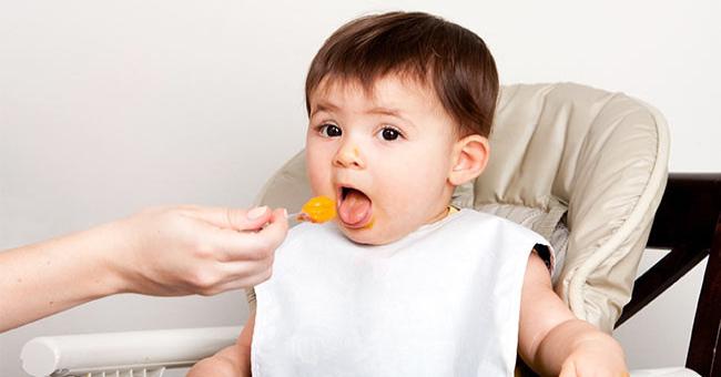 研究：讓寶寶提早吃雞蛋、花生，有助降低過敏風險