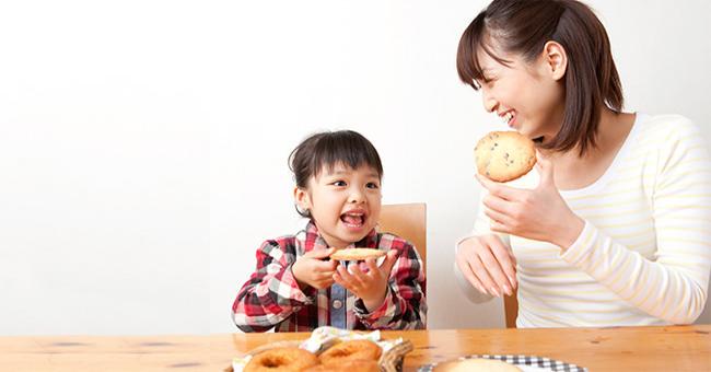 美研究：媽媽常吃高糖高脂飲食，小心兒孫跟著胖