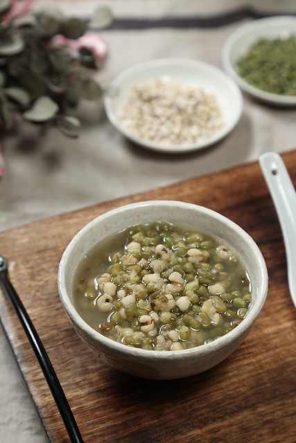 肥胖食療：綠豆薏仁排濕湯