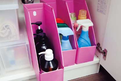 清潔劑和沐浴乳用收納盒分開收納