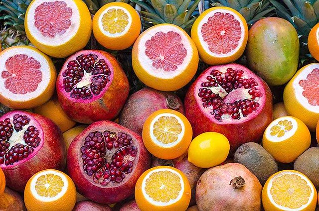 維生素C： 芭樂、紅黃甜椒、柑橘類、奇異果、莓果類