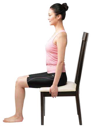 伸展膝蓋肌肉體操：坐在椅子邊緣，背部打直