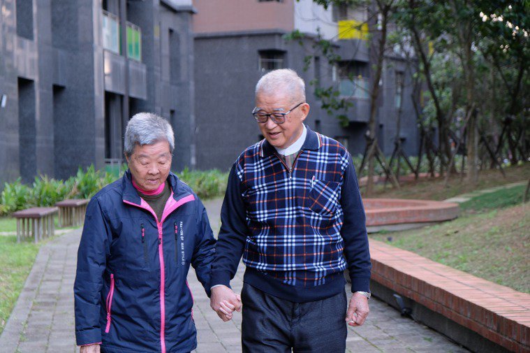 王建煊夫婦結婚58年。圖片來源：台灣醒報