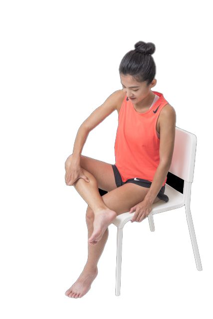 p.50圖說：久坐的上班族可以透過增加活動量、抬腿伸展等方式，減少筋膜纖維化的發生。