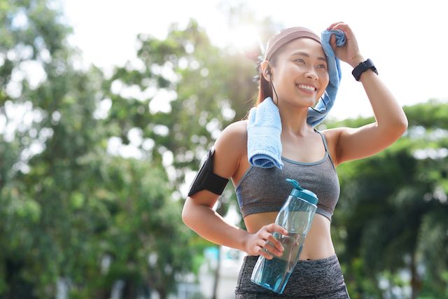 運動防護保養重點：增加水份及飲食補充，幫助修復疲勞。