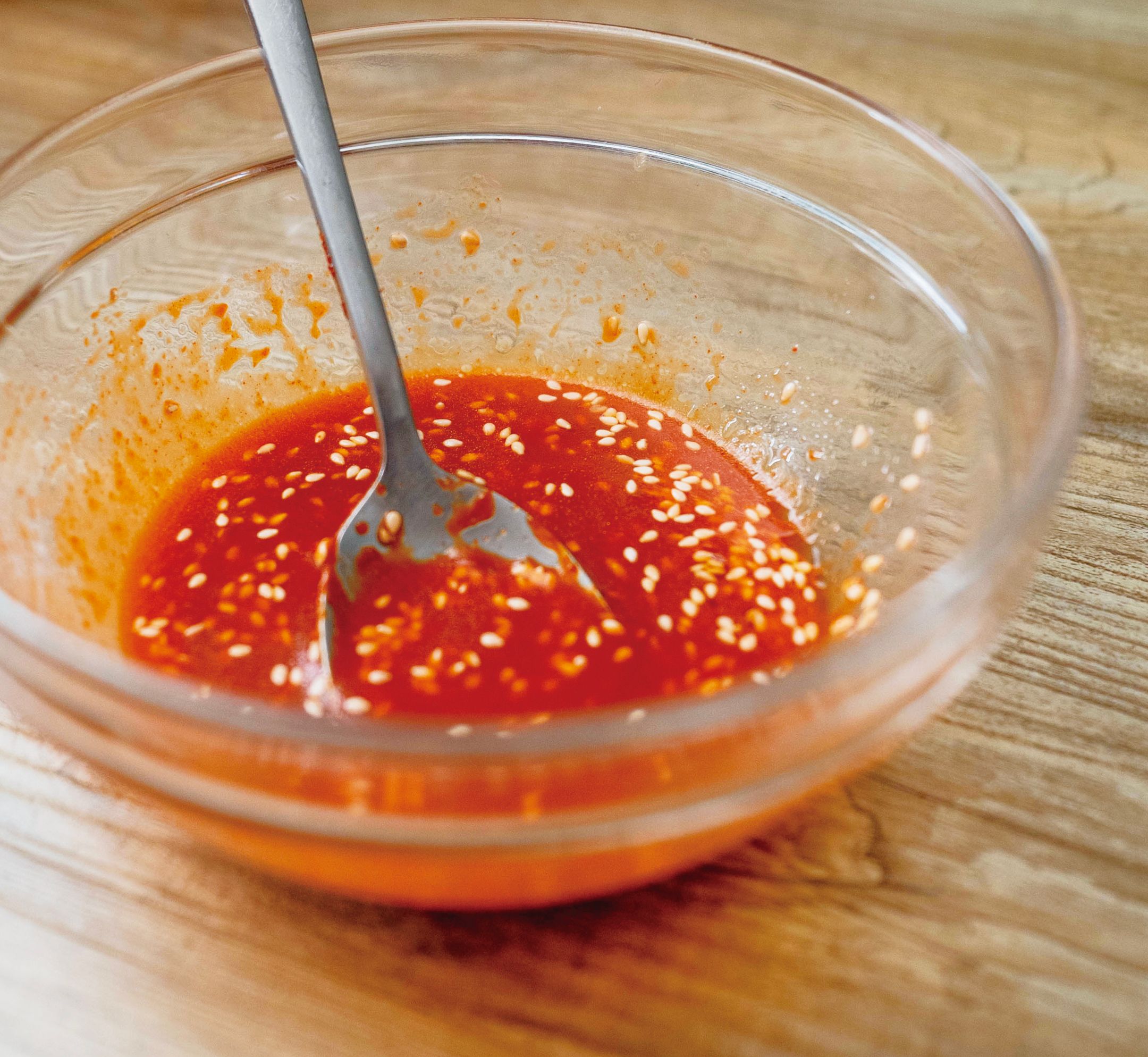 把所有醬料放入碗中攪拌均勻。