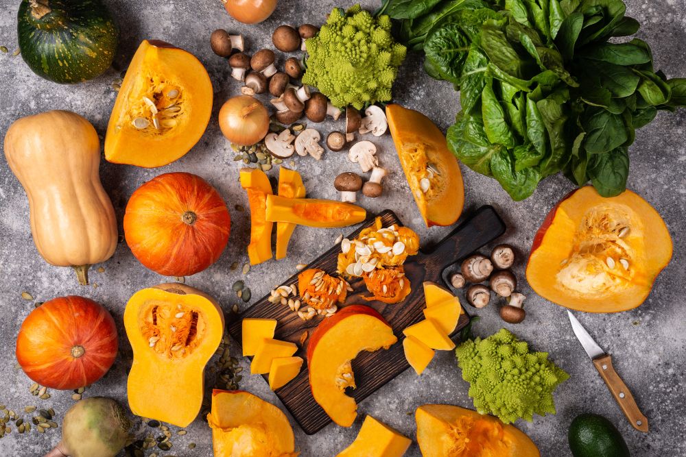 日常常見的紅、黃、橘、深綠色蔬果，富含葉黃素、玉米黃素、維生素A、蝦紅素等關鍵營養成分