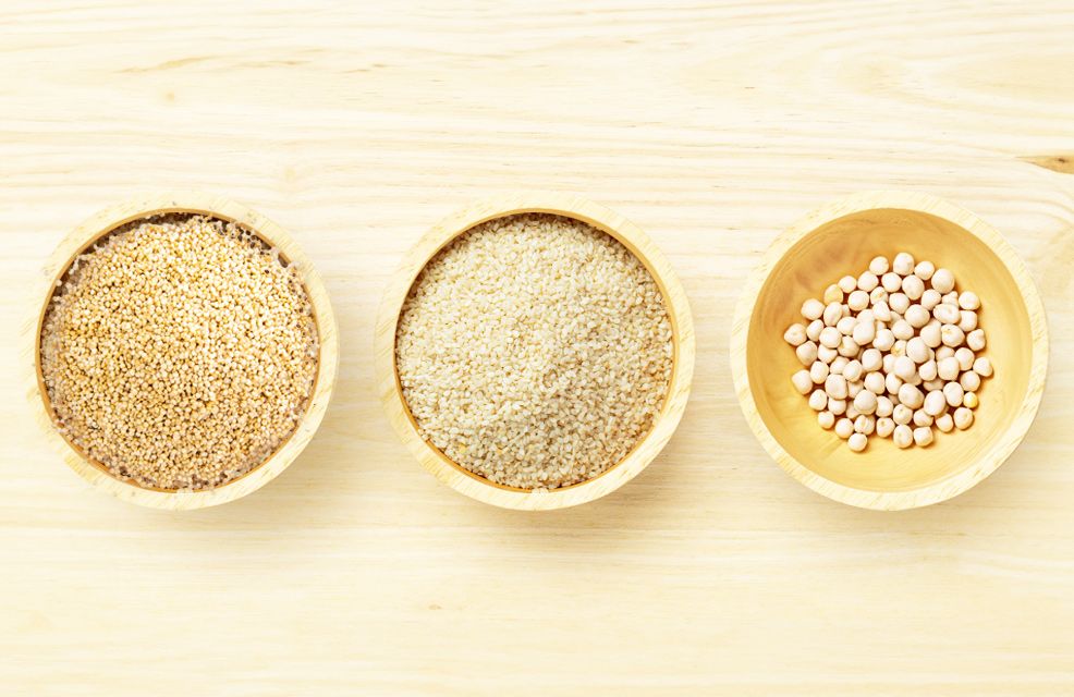 藜麥、碗豆、糙米都是營養價值高的植物性蛋白質來源