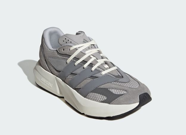 媽祖遶境進香穿什麼鞋─Adidas愛迪達LIGHTBLAZE跑鞋