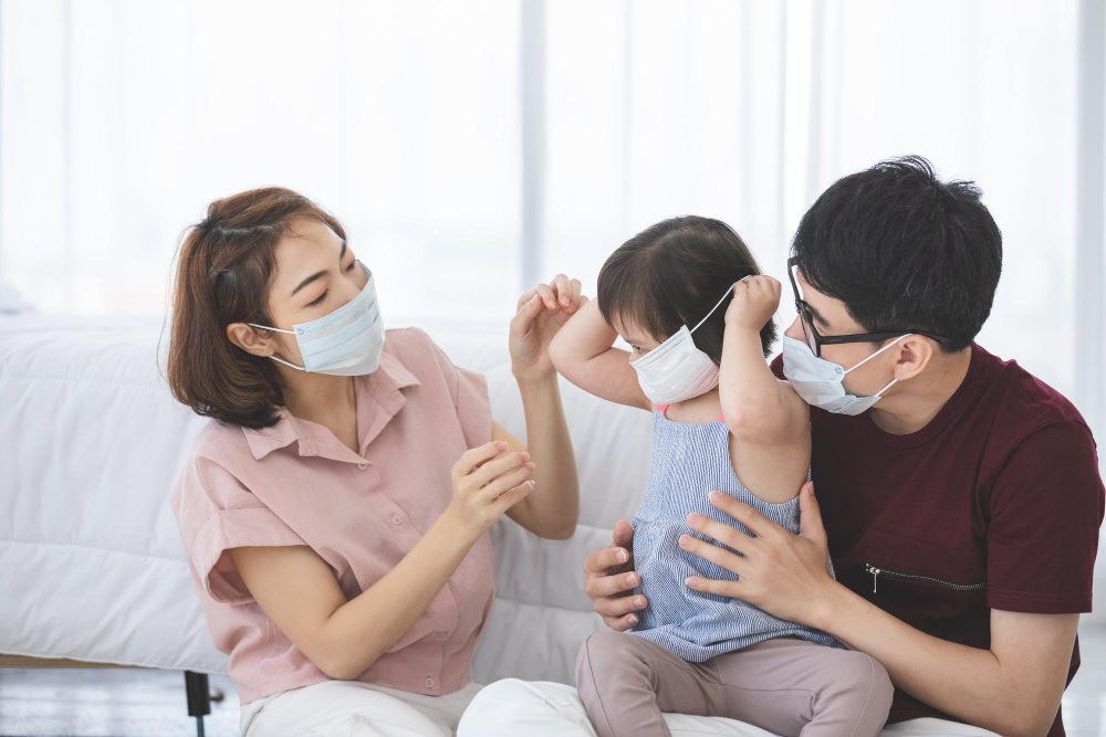侵襲性腦脊髓膜炎3大高風險族群 .最脆弱的嬰幼兒(免疫力尚未發展完全,2歲以下嬰幼兒更是確診高峰)9 .面臨校園群聚的孩童(準備進入托兒所、小學)10 .青少年(擁擠的住宿環境、二手菸環境、過度飲酒社交、學生及新兵訓練中心)1,11 參考資料:兒童感染症醫學會