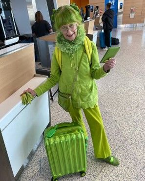 旅行時也一定帶上綠色行李箱