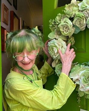 家中大門也漆成綠色