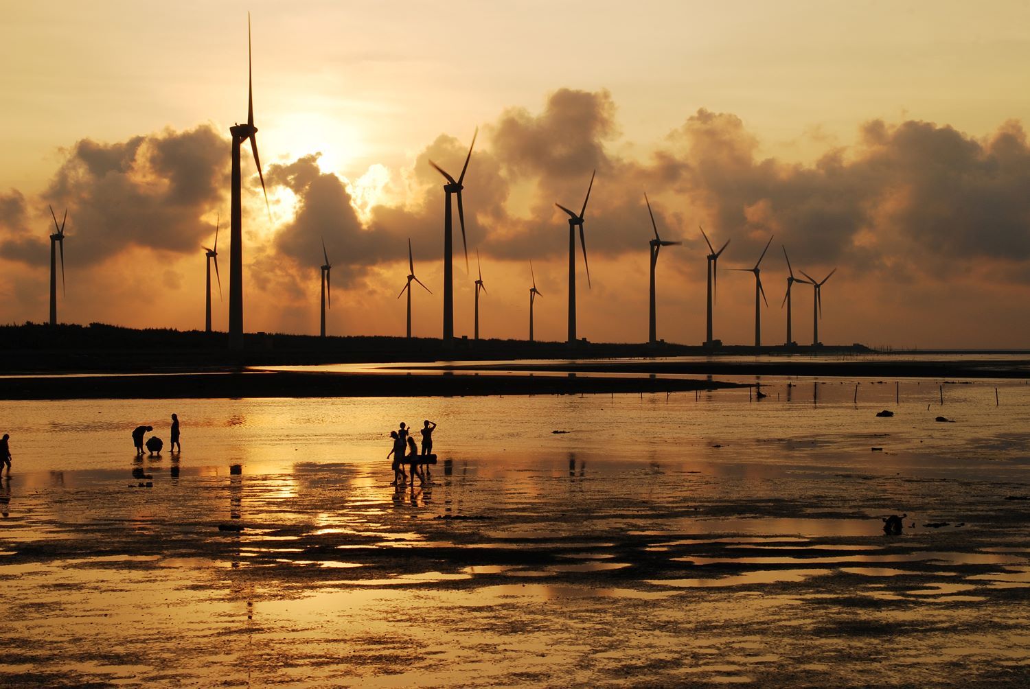 夕陽景點台中高美濕地